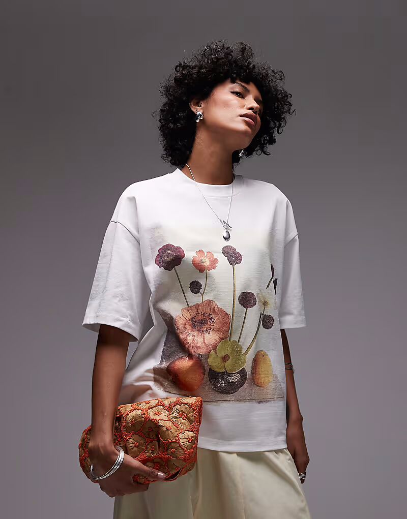 Футболка оверсайз с графическим принтом натюрморта Topshop белого цвета
Футболка оверсайз с графическим принтом натюрморта Topshop белого цвета