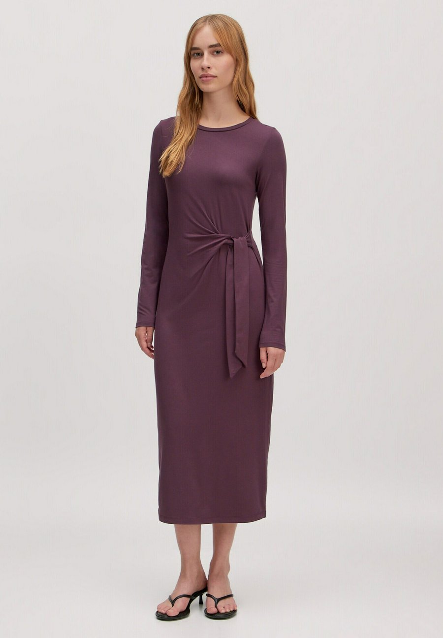 Платье EDITED BEATE, Burgunder/Red
Платье EDITED BEATE, Burgunder/Red