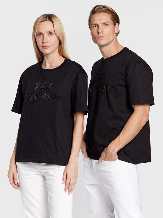 Футболка стандартного кроя 2005, черный
Футболка стандартного кроя 2005, черный