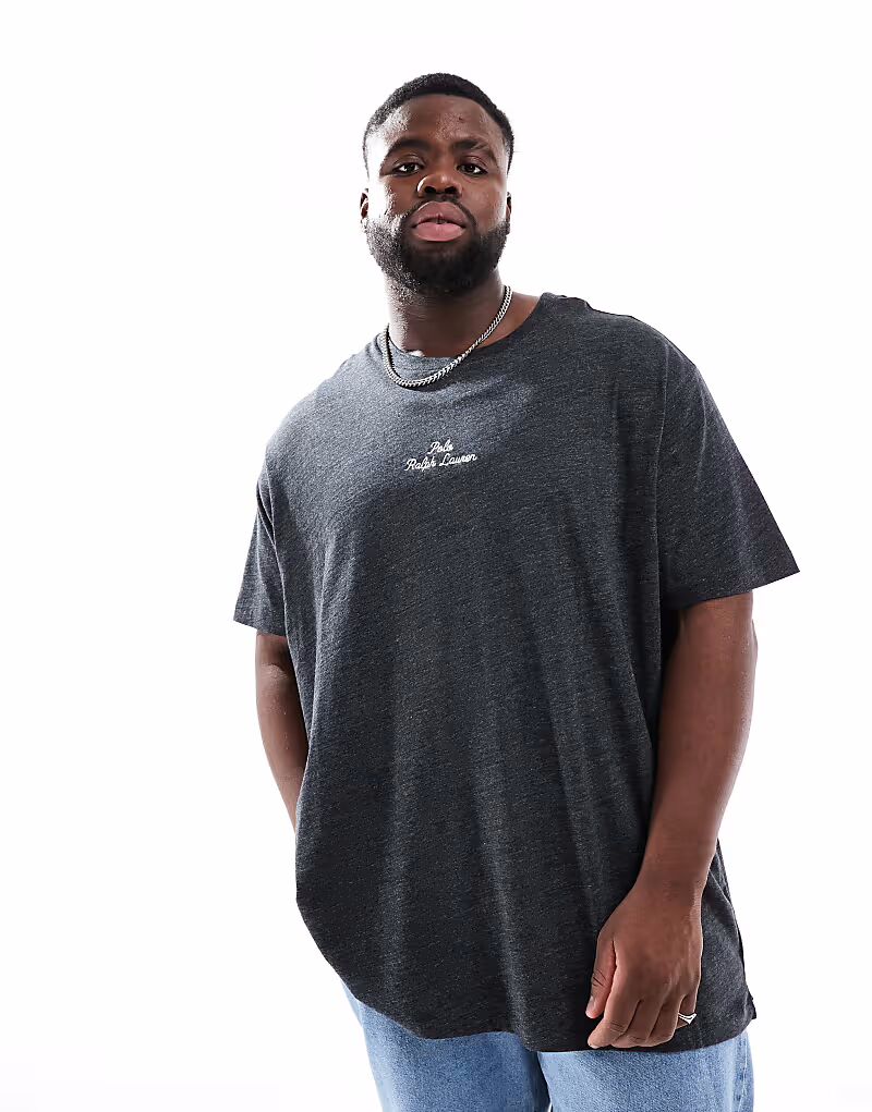 Футболка Polo Ralph Lauren Big & Tall с центральным текстовым логотипом, классического свободного кроя, черного меланжевого цвета
Футболка Polo Ralph Lauren Big & Tall с центральным текстовым логотипом, классического свободного кроя, черного меланжевого цвета