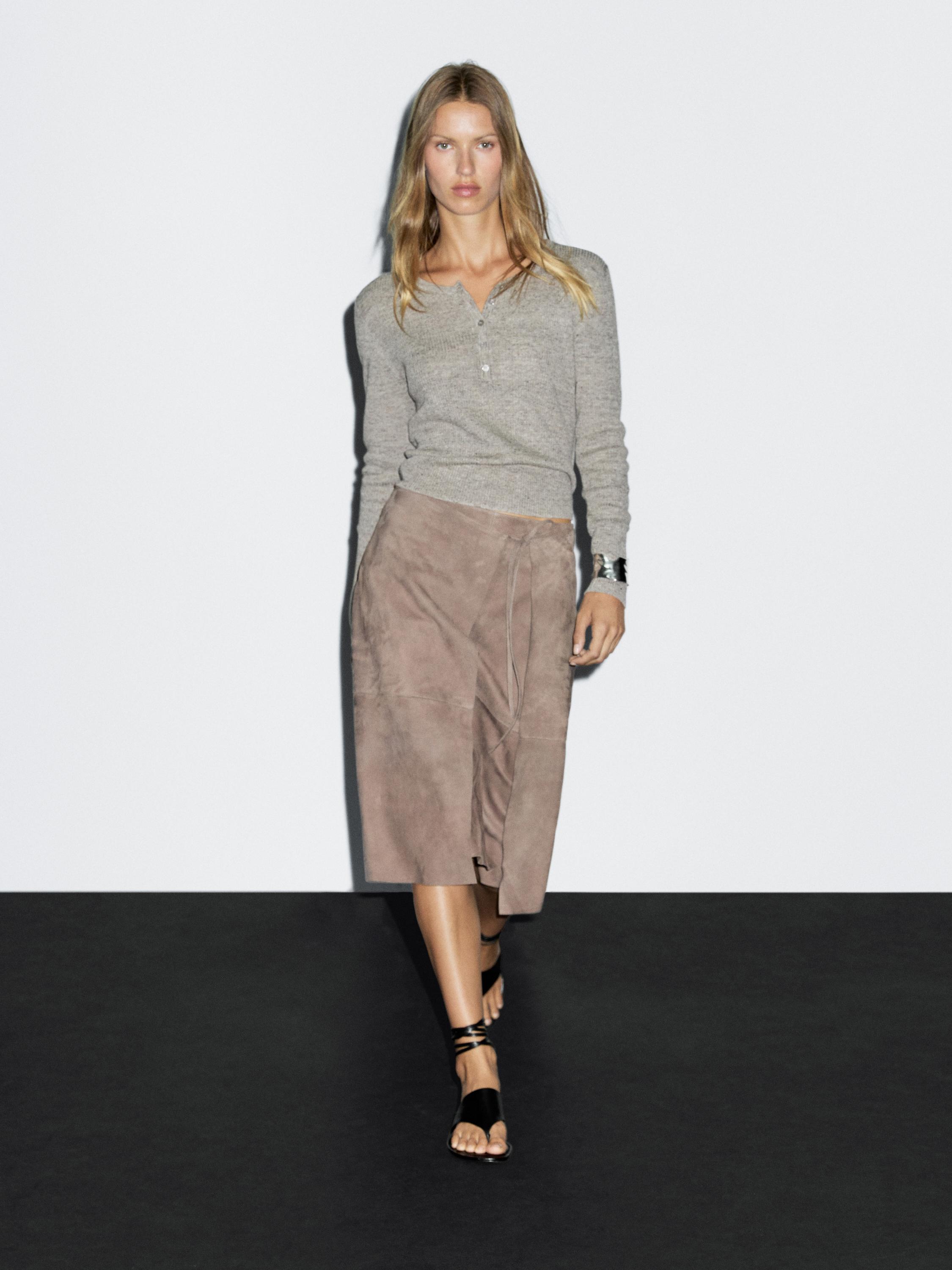 Юбка миди из замши и кожи с запахом Massimo Dutti, Mole Brown
Юбка миди из замши и кожи с запахом Massimo Dutti, Mole Brown