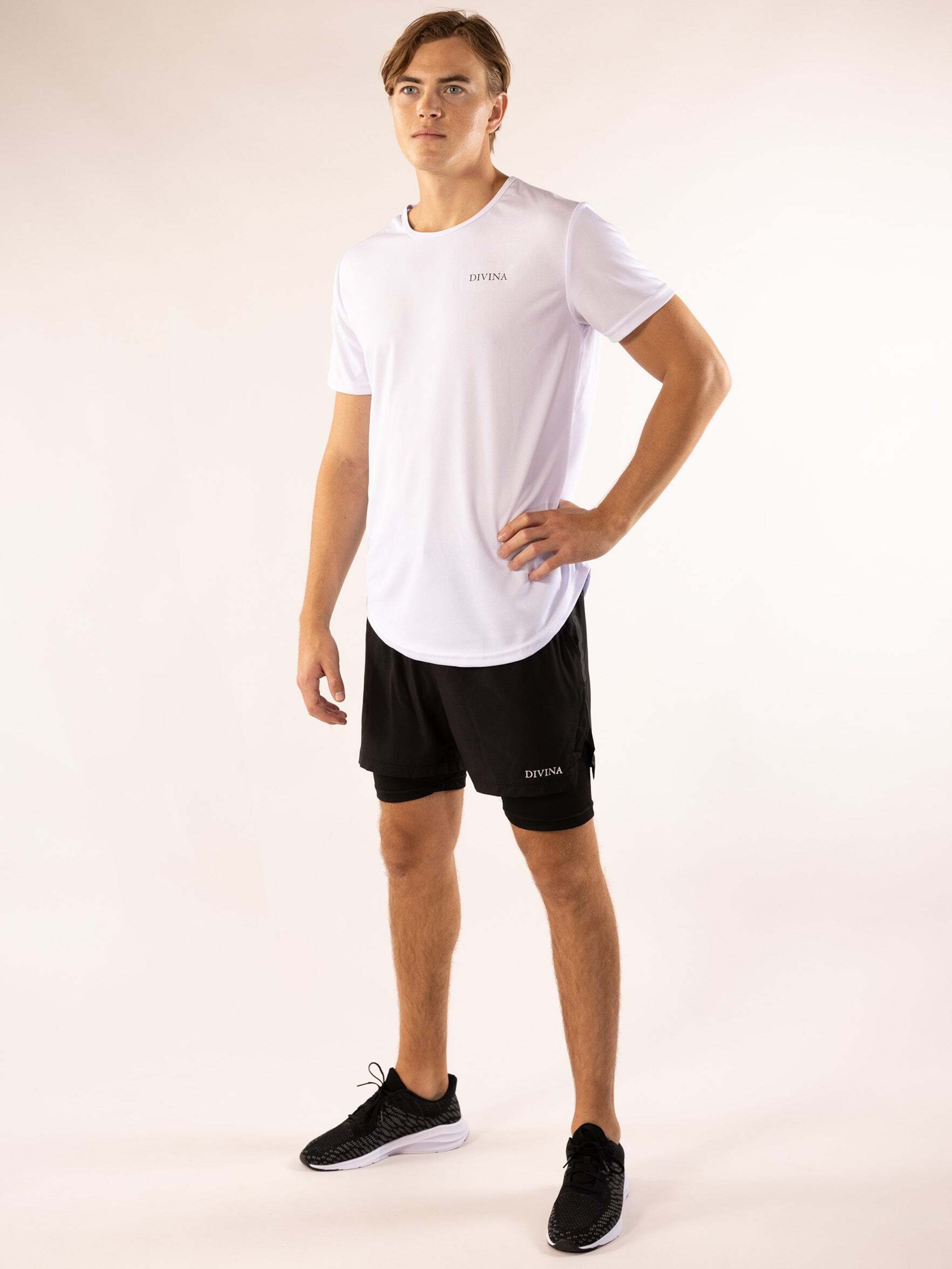 Divina Футболка Performance 'Holo' белого цвета
Divina Футболка Performance 'Holo' белого цвета