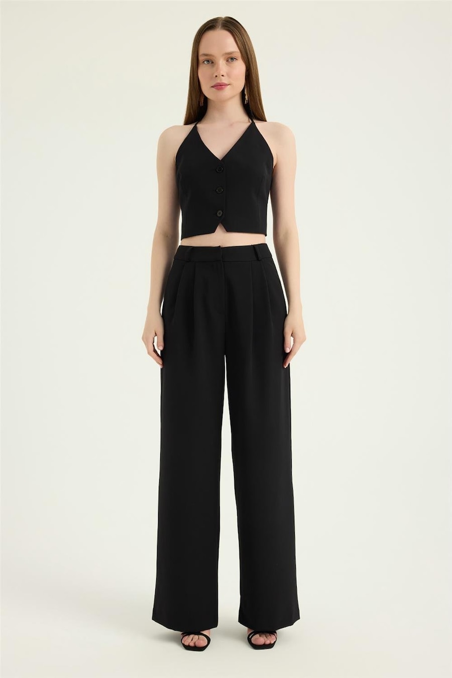 Широкие брюки со складками спереди HOME STORE, черный
Широкие брюки со складками спереди HOME STORE, черный