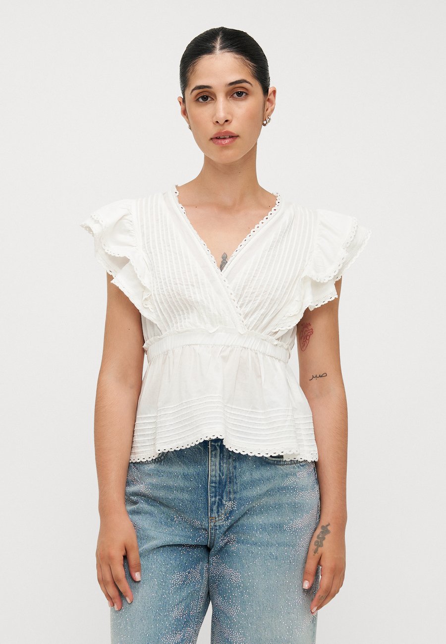 Блуза Vero Moda Petite AWNOIR V NECK , Snow White/White
Блуза Vero Moda Petite AWNOIR V NECK , Snow White/White
