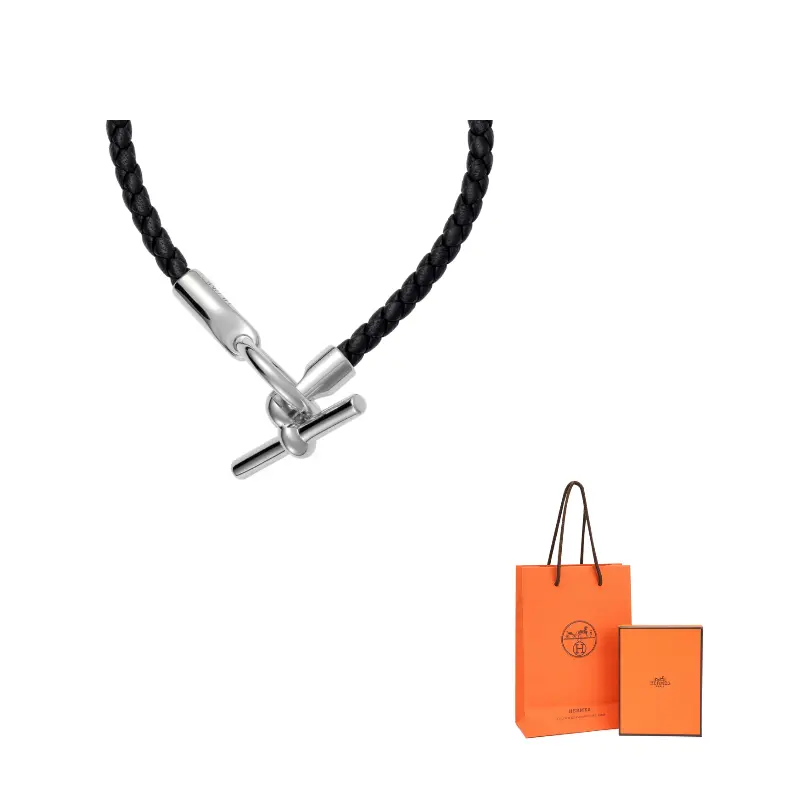 HERMES Плетеный кожаный браслет мужской черный
HERMES Плетеный кожаный браслет мужской черный