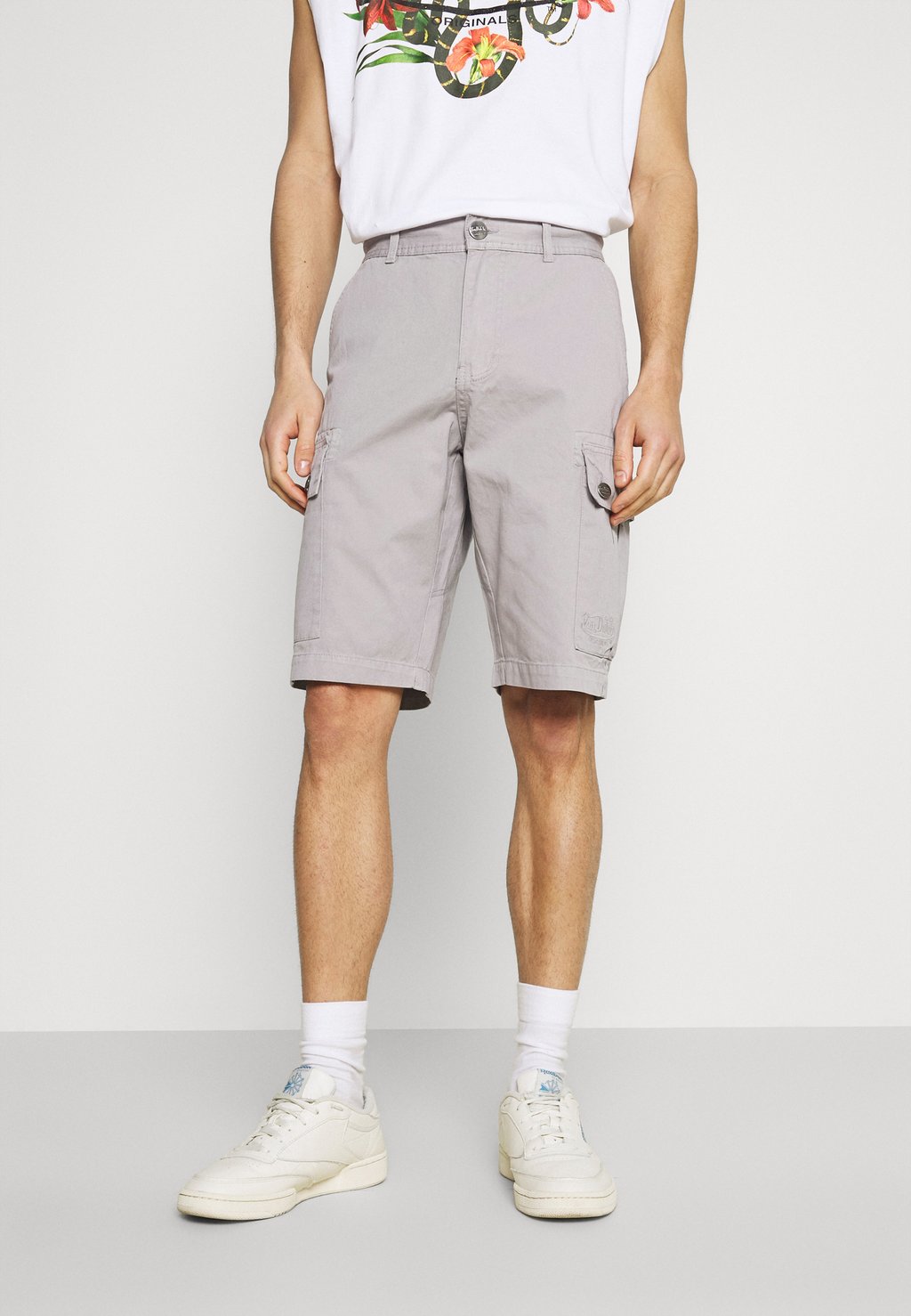 Шорты REIGN Von Dutch, серый
Шорты REIGN Von Dutch, серый