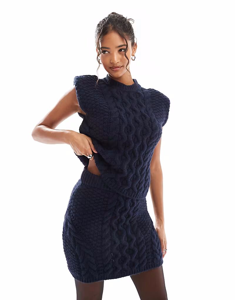 Майка-топ с трикотажными подплечниками, с узором «косы», темно-синего цвета Asos Design
Майка-топ с трикотажными подплечниками, с узором «косы», темно-синего цвета Asos Design