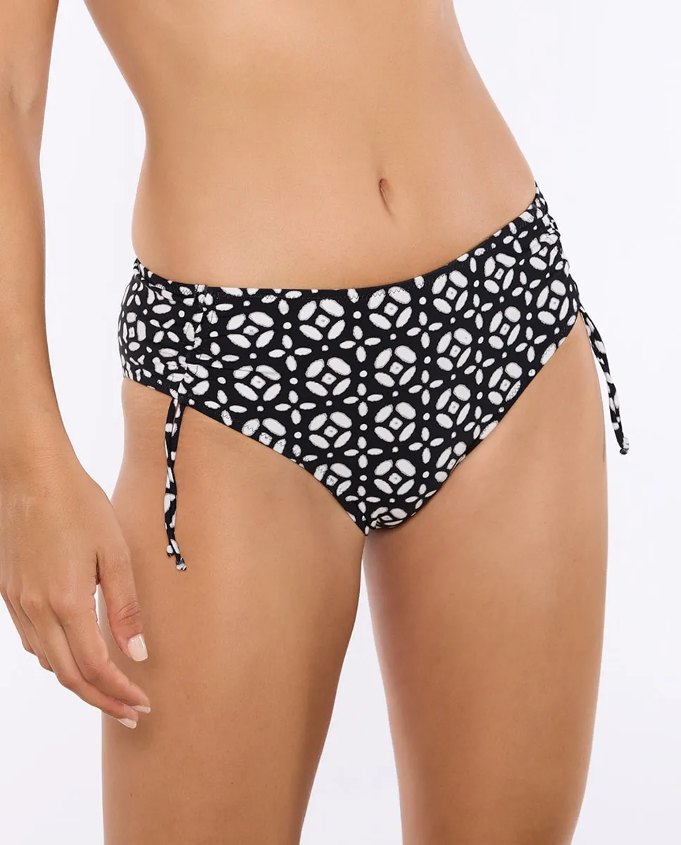 DARA Classic High Side Регулируемые плавки бикини 5 Red Point, белый
DARA Classic High Side Регулируемые плавки бикини 5 Red Point, белый