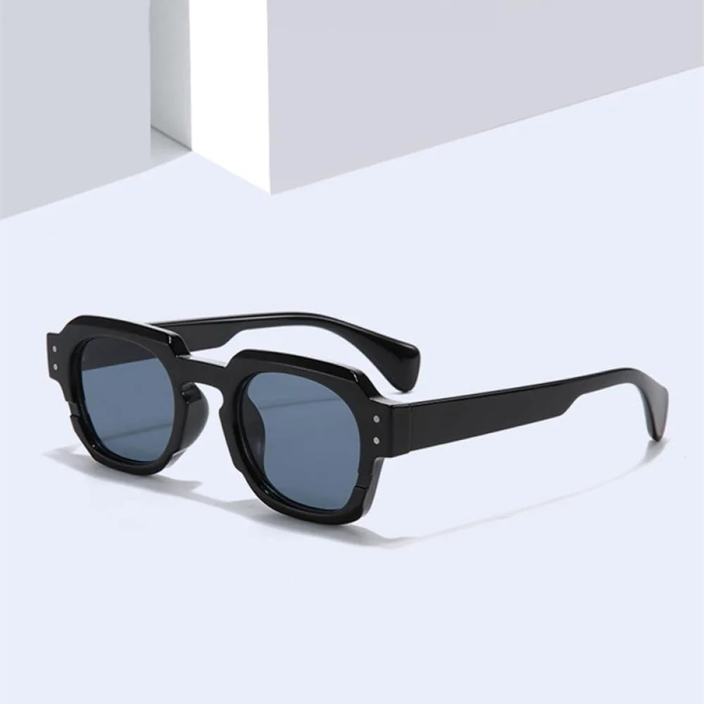 2027 Модные женские квадратные солнцезащитные очки в винтажном стиле с заклепками, мужские панк-очки с прозрачными линзами и оправой UV400 MTZJH, Black Gray
2027 Модные женские квадратные солнцезащитные очки в винтажном стиле с заклепками, мужские панк-очки с прозрачными линзами и оправой UV400 MTZJH, Black Gray