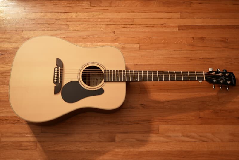 Акустическая гитара Alvarez RD26 Regent Series Dreadnought Natural
Акустическая гитара Alvarez RD26 Regent Series Dreadnought Natural