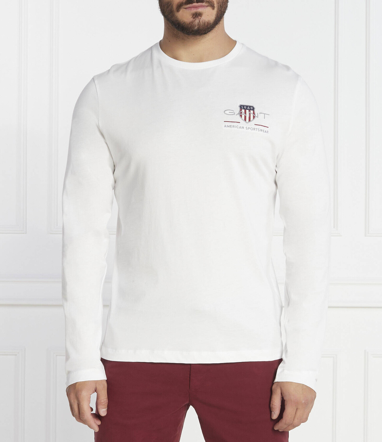 Лонгслив Gant MEDIUM ARCHIVE SHIELD Regular Fit, белый 
Лонгслив Gant MEDIUM ARCHIVE SHIELD Regular Fit, белый