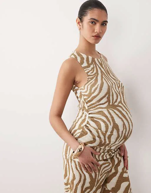 Комбинированный трикотажный топ без рукавов со сборками для беременных Vero Moda с абстрактным принтом под березу
Комбинированный трикотажный топ без рукавов со сборками для беременных Vero Moda с абстрактным принтом под березу