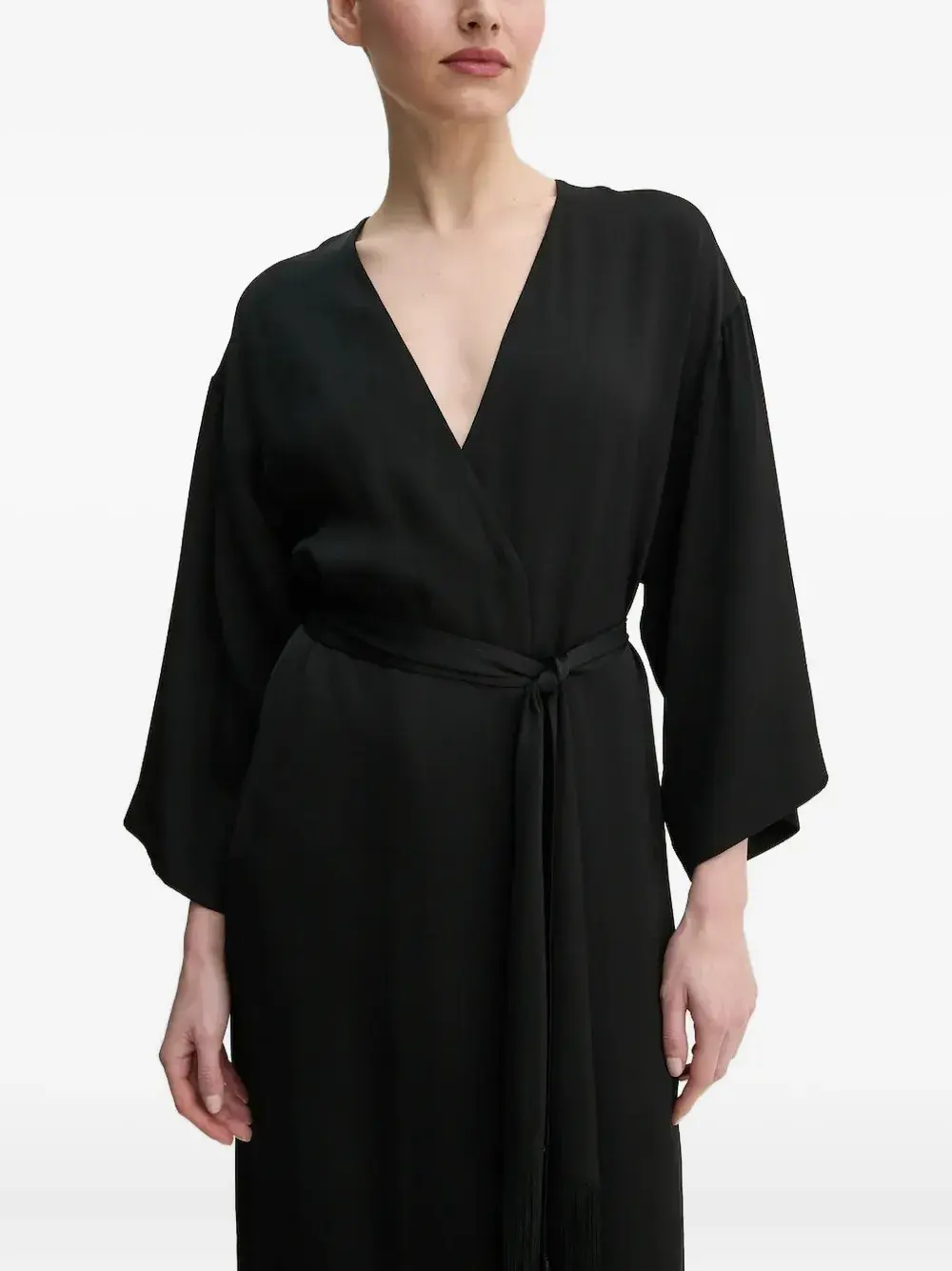 Платье миди с запахом и бахромой Isabelle Blanche, черный
Платье миди с запахом и бахромой Isabelle Blanche, черный