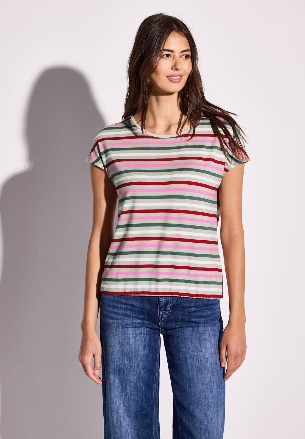 Футболка с принтом GESTREIFTES Street One, песочный
Футболка с принтом GESTREIFTES Street One, песочный