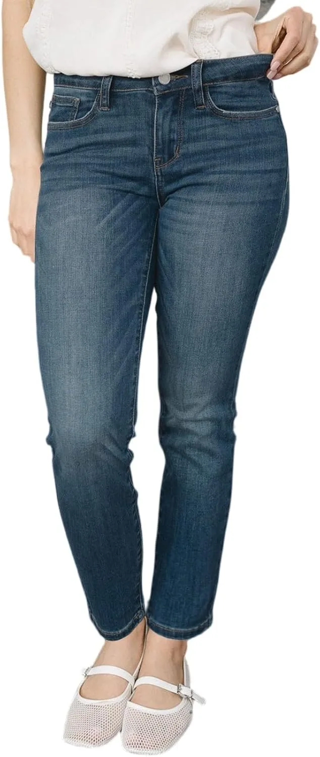 Скинни джинсы для женщин с потертостями и рваным краем
Скинни джинсы для женщин с потертостями и рваным краем