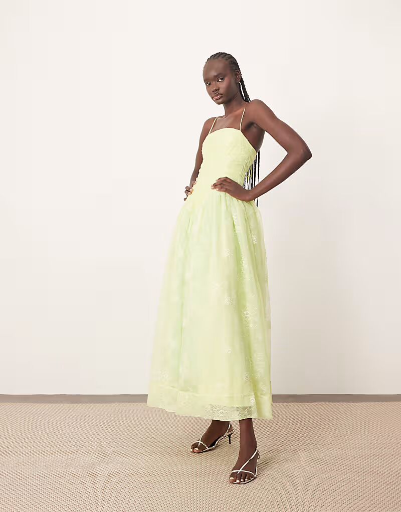 Платье миди ARRANGE с кружевным корсетом и пышной юбкой в яблочно-зеленом цвете
Платье миди ARRANGE с кружевным корсетом и пышной юбкой в яблочно-зеленом цвете