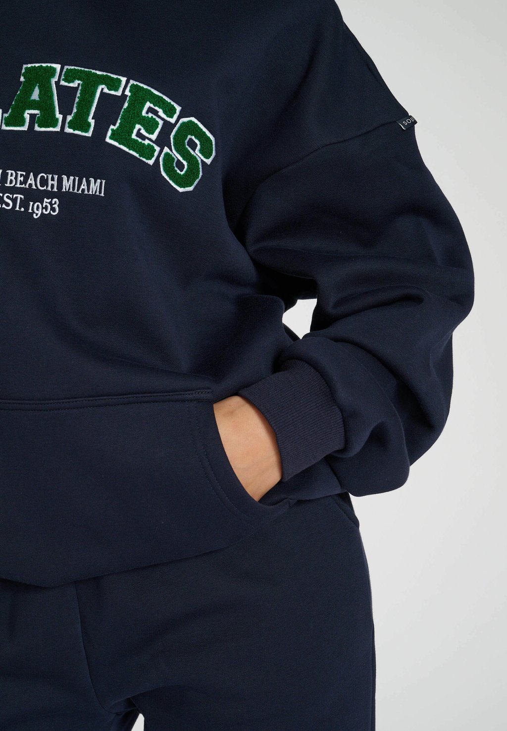 Толстовка с капюшоном PILATES OVERSIZED South Beach, темно-синий
Толстовка с капюшоном PILATES OVERSIZED South Beach, темно-синий