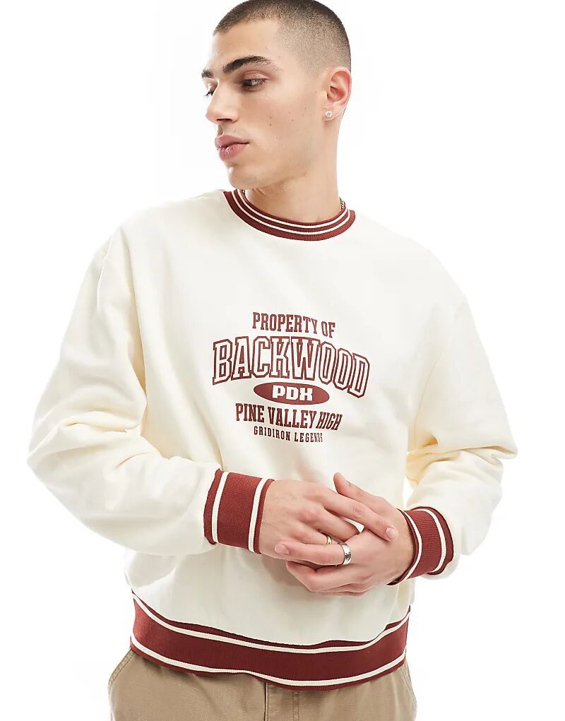 Поло свободного кроя с принтом в стиле колледжа и красной окантовкой бежевого цвета ASOS DESIGN
Поло свободного кроя с принтом в стиле колледжа и красной окантовкой бежевого цвета ASOS DESIGN