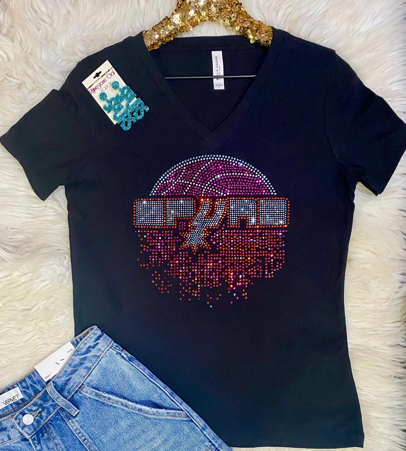 Crystallized by Sparkle Женская футболка с V-образным вырезом и стразами в виде шпор, черная, Черный, Crystallized by Sparkle Женская футболка с V-образным вырезом и стразами в виде шпор, черная
Crystallized by Sparkle Женская футболка с V-образным вырезом и стразами в виде шпор, черная, Черный, Crystallized by Sparkle Женская футболка с V-образным вырезом и стразами в виде шпор, черная