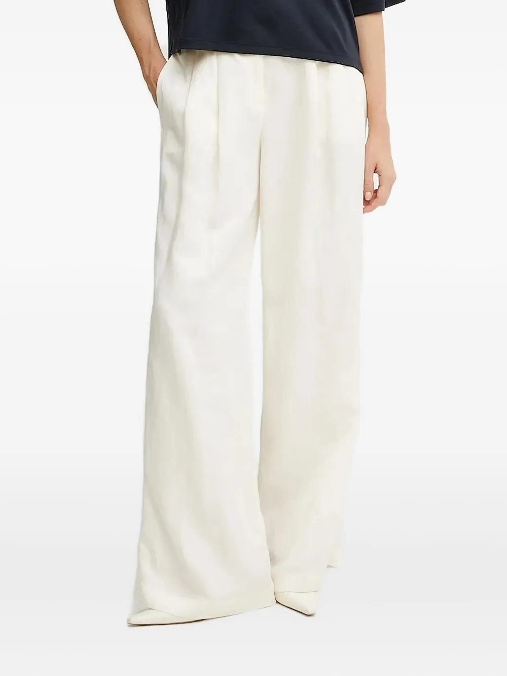 Плиссированные брюки BOSS, нейтральный
Плиссированные брюки BOSS, нейтральный