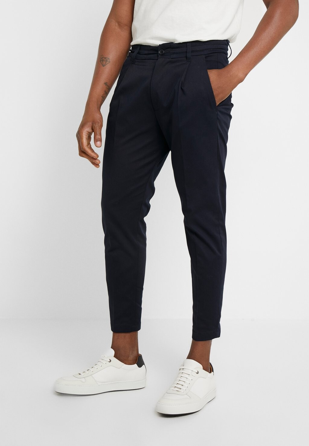 Чиносы Chasy DRYKORN, цвет navy
Чиносы Chasy DRYKORN, цвет navy