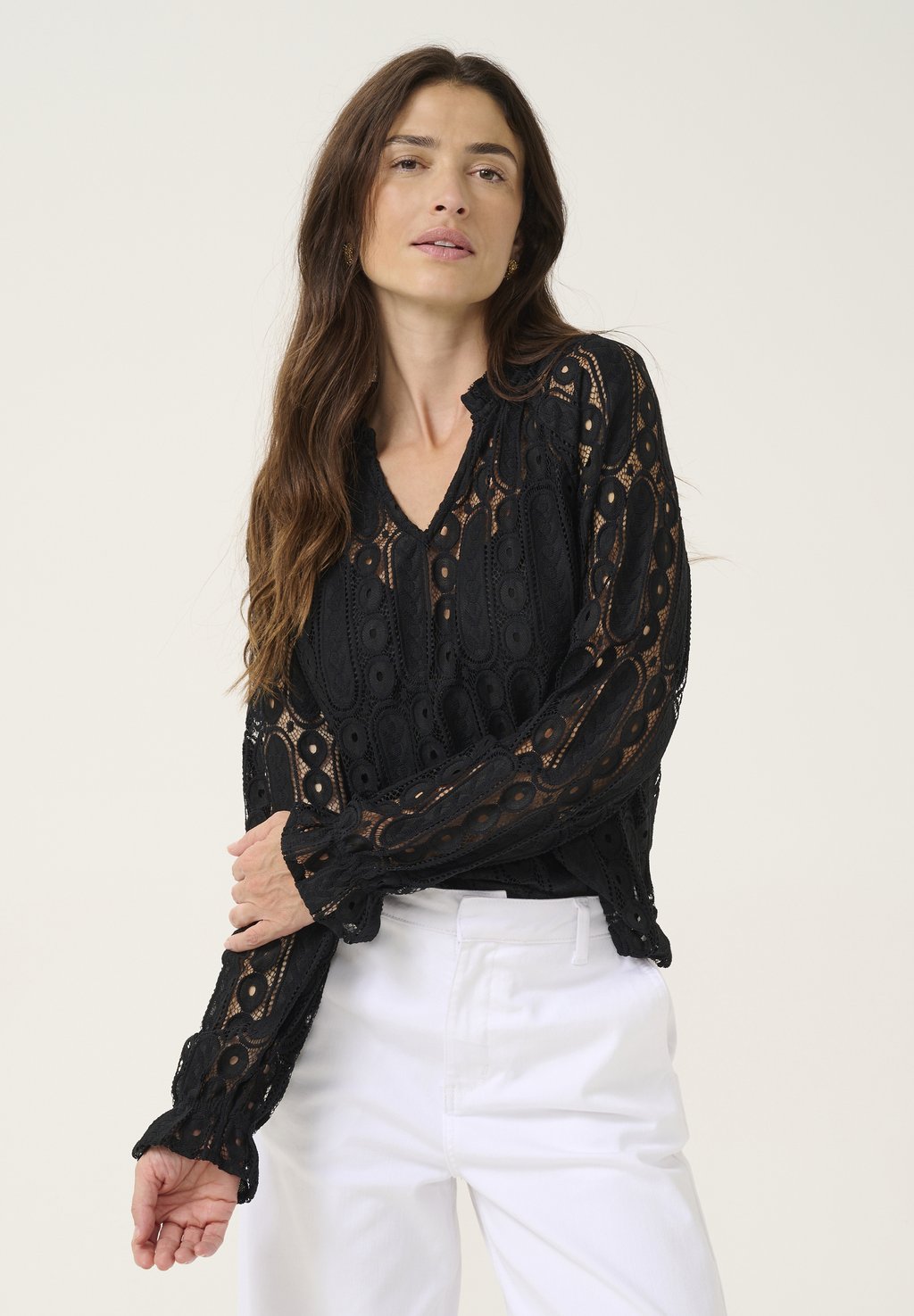 Блуза TULLY V-NECK Cream, черный
Блуза TULLY V-NECK Cream, черный