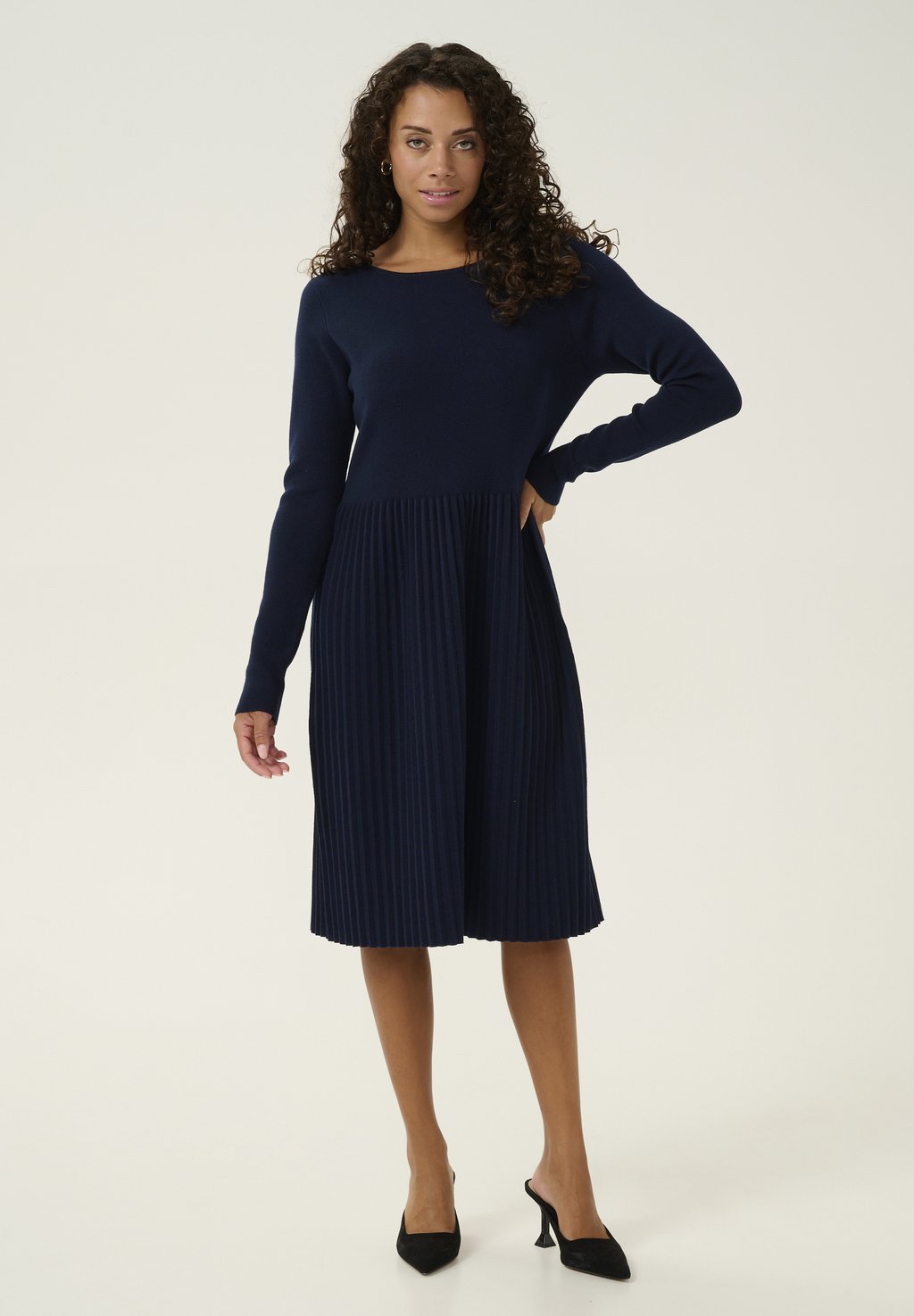 Платье-джемпер Culture, темно-синий
Платье-джемпер Culture, темно-синий