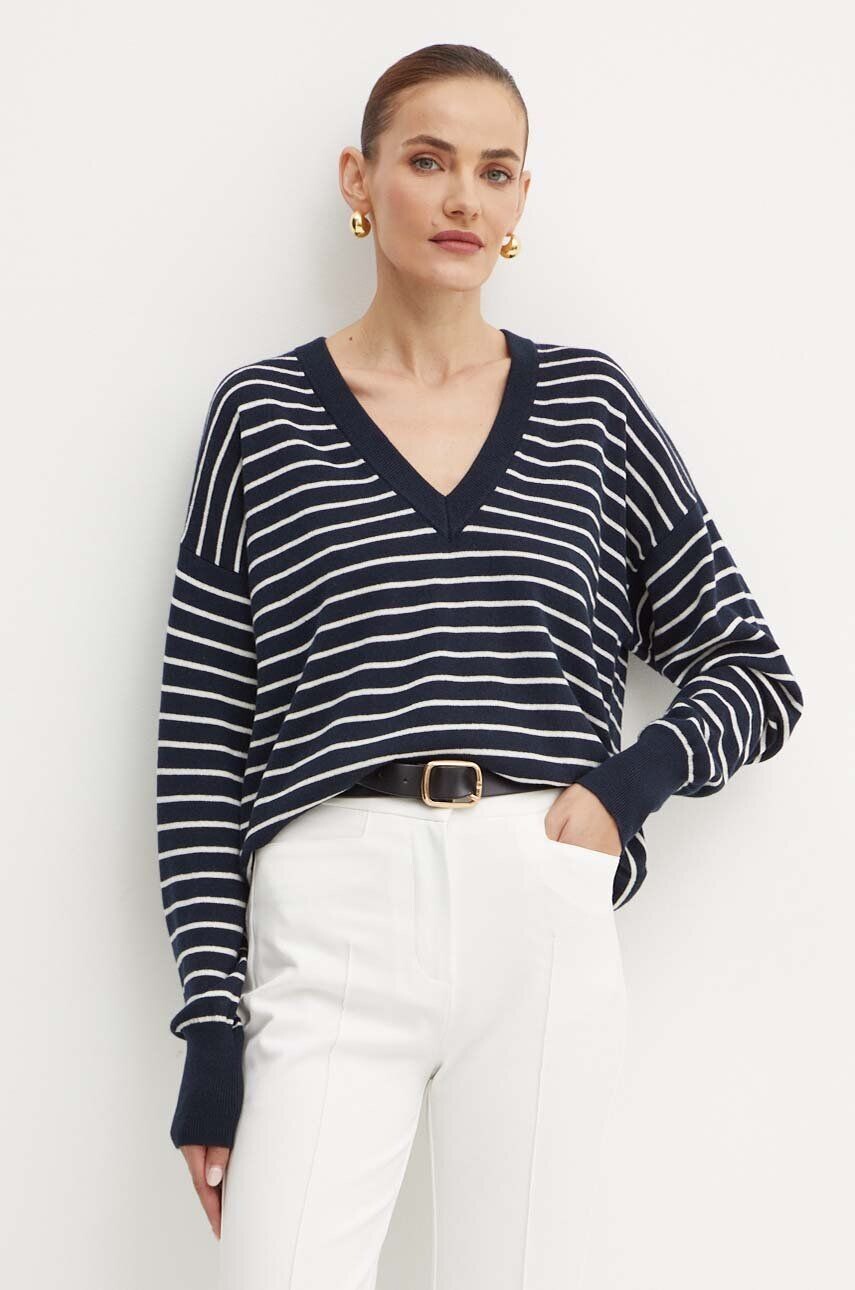 Шерстяной свитер BOSS, темно-синий
Шерстяной свитер BOSS, темно-синий