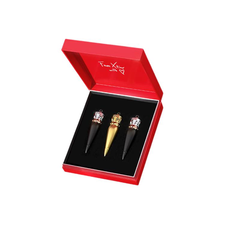 CL Queen's Royal Staff Box Матовые помады, легко растушевываются, 3,8 г*3 Christian Louboutin, three-piece set: lipstick # ruby красный 001m+lipstick # lover rose 127m+lipstick # черный tea song 515
CL Queen's Royal Staff Box Матовые помады, легко растушевываются, 3,8 г*3 Christian Louboutin, three-piece set: lipstick # ruby красный 001m+lipstick # lover rose 127m+lipstick # черный tea song 515