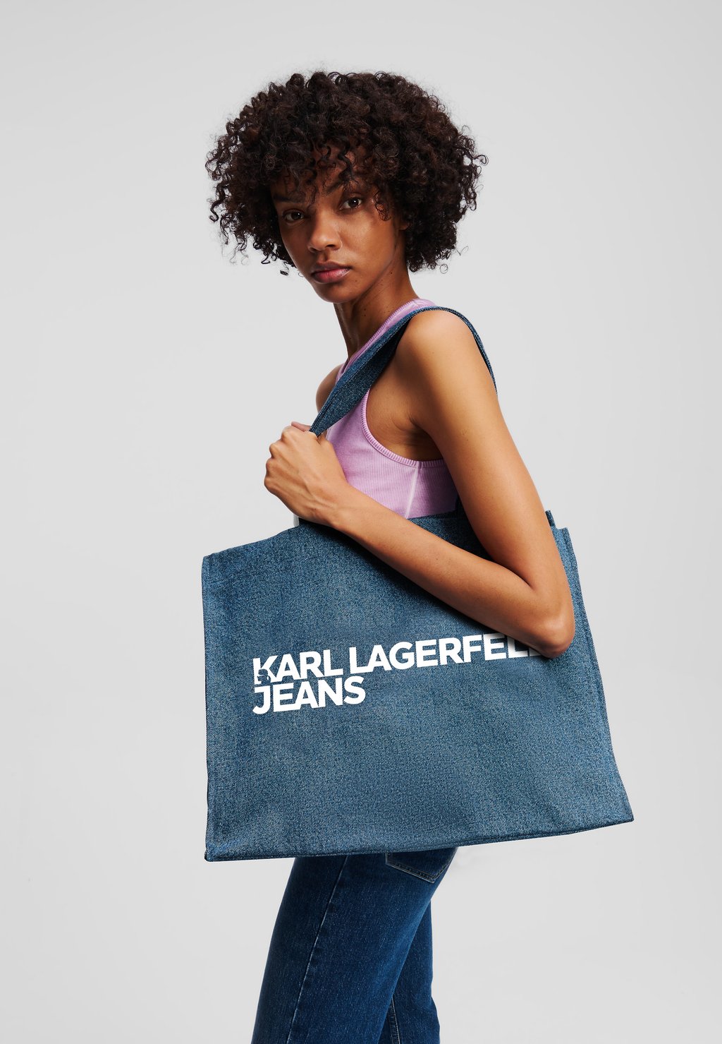 Сумка-тоут LOGO SHOPPER Karl Lagerfeld Jeans, цвет Washed Mid Blue
Сумка-тоут LOGO SHOPPER Karl Lagerfeld Jeans, цвет Washed Mid Blue