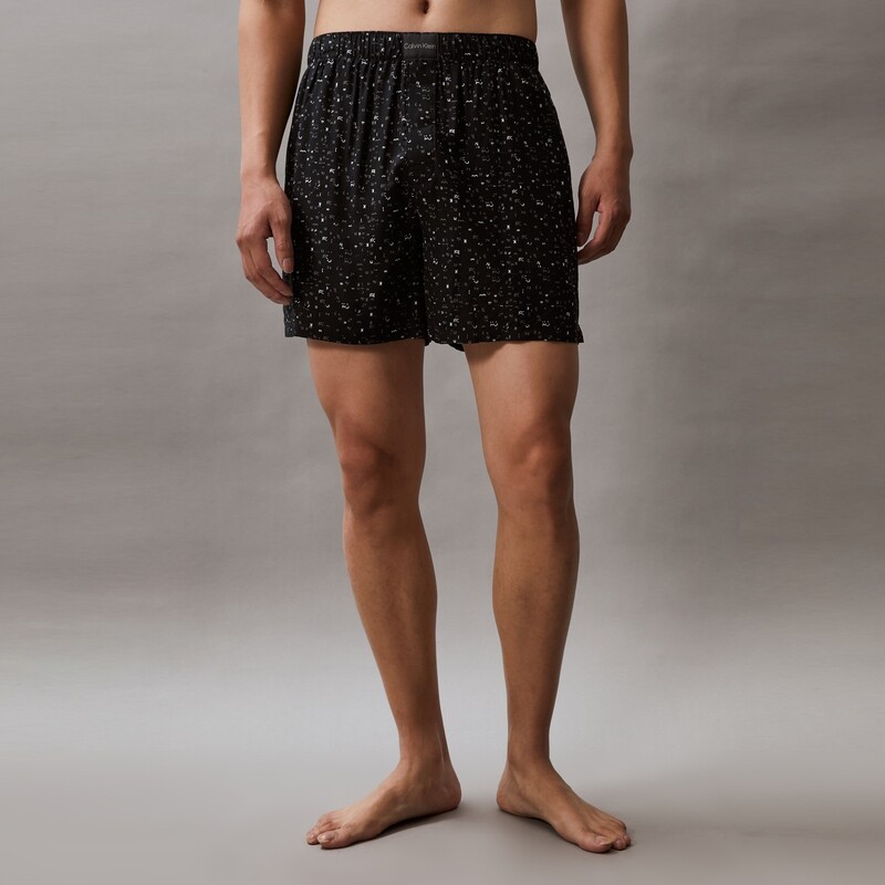 Шорты мужские Calvin Klein повседневные, черный
Шорты мужские Calvin Klein повседневные, черный