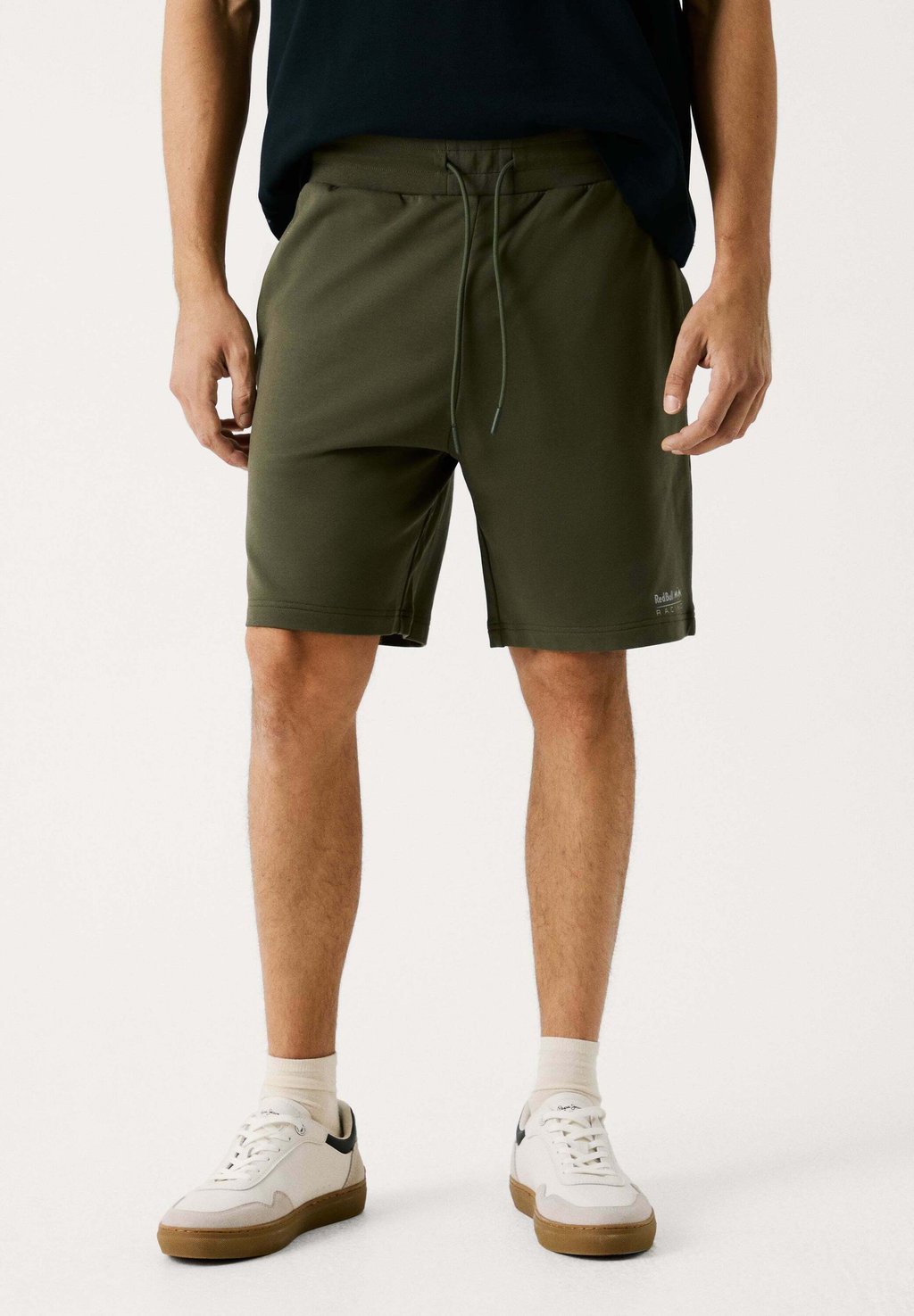 Шорты Pantaloni sportivi Red Bull Racing x Pepe Jeans, темно-зеленый
Шорты Pantaloni sportivi Red Bull Racing x Pepe Jeans, темно-зеленый