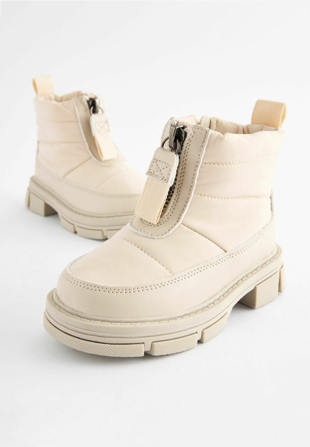 Зимние сапоги CHUNKY QUILTED ZIP FRONT REGULAR FIT Next, белый
Зимние сапоги CHUNKY QUILTED ZIP FRONT REGULAR FIT Next, белый