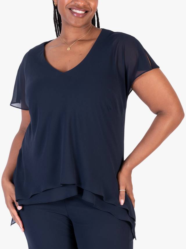 Шифоновый топ с V-образным вырезом и двойным слоем chesca, Navy
Шифоновый топ с V-образным вырезом и двойным слоем chesca, Navy