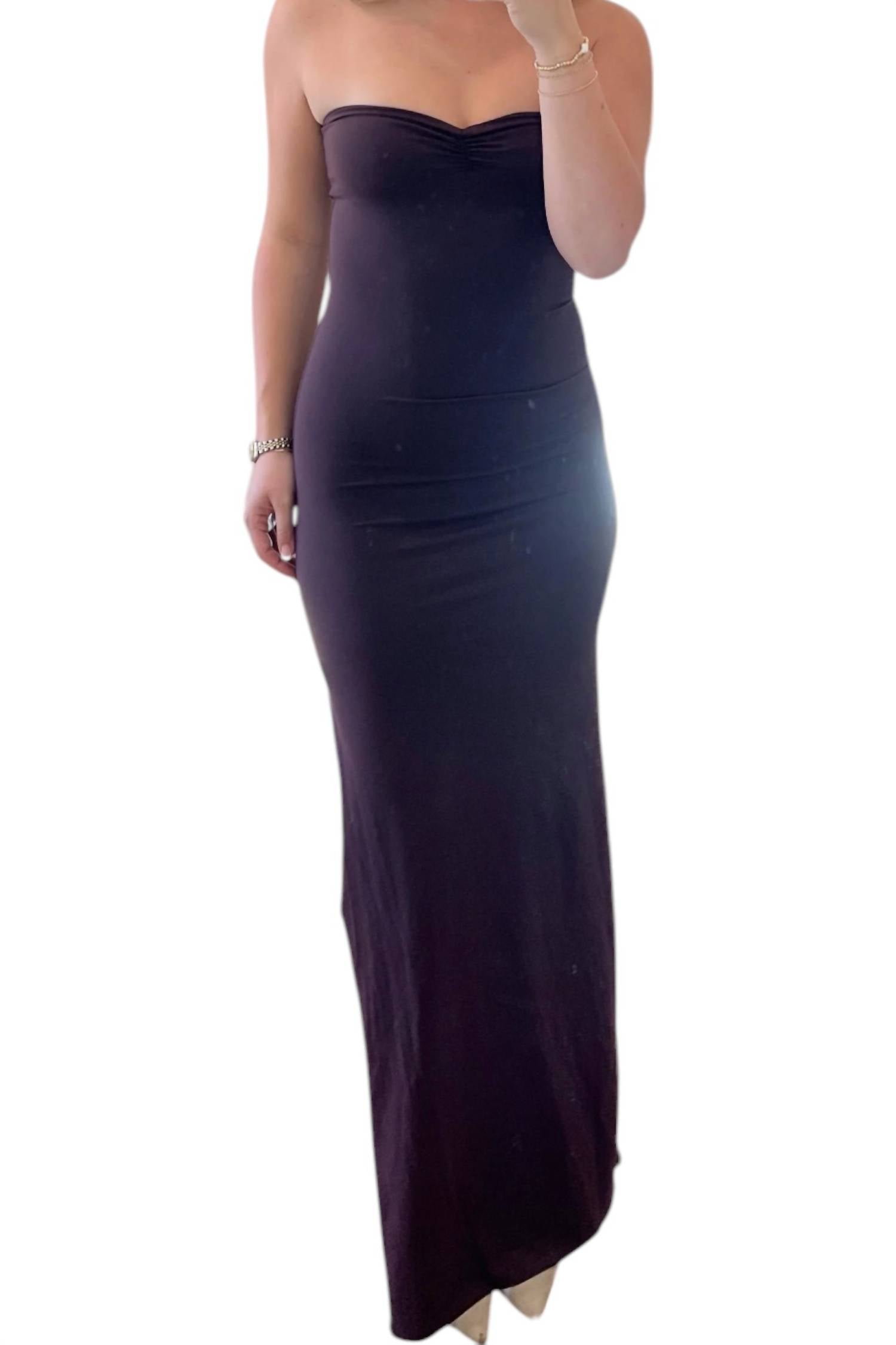 Платье макси по фигуре в шоколадном цвете Sky to Moon, цвет chocolate
Платье макси по фигуре в шоколадном цвете Sky to Moon, цвет chocolate