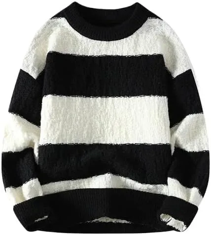 Мужской свитер с круглым вырезом и полосками
Мужской свитер с круглым вырезом и полосками