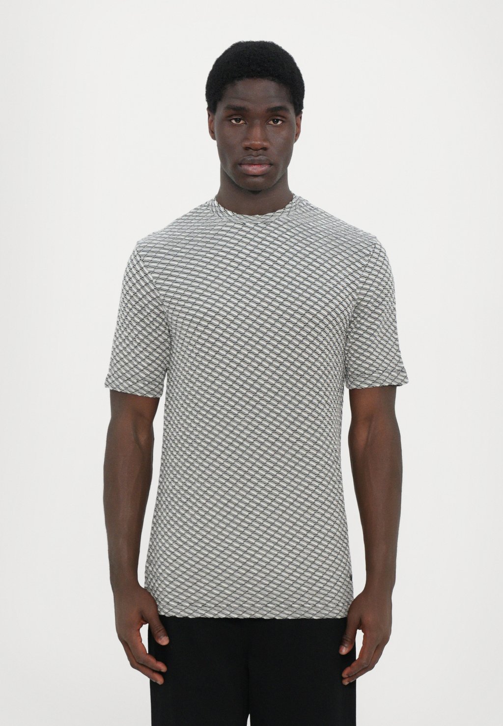 Базовая футболка Emporio Armani, черный
Базовая футболка Emporio Armani, черный