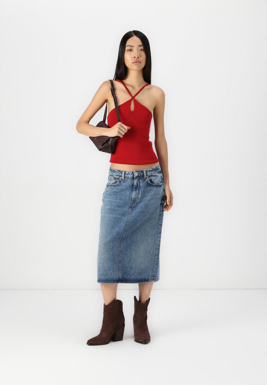 Юбка-карандаш ELSIE Samsøe Samsøe, синий деним
Юбка-карандаш ELSIE Samsøe Samsøe, синий деним