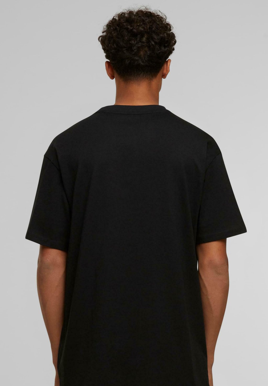 Футболка с принтом A-MINOR Upscale by Mister Tee, черный
Футболка с принтом A-MINOR Upscale by Mister Tee, черный