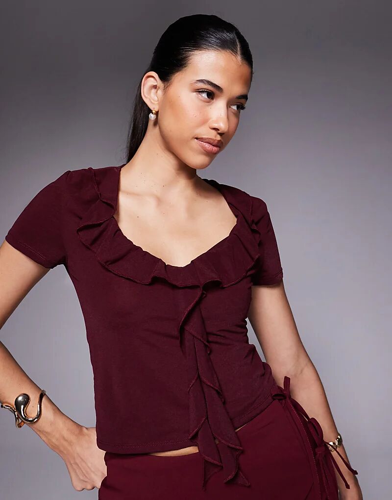 Полупрозрачный топ ASOS DESIGN с короткими рукавами, V-образным вырезом и оборкой спереди, ягодного цвета
Полупрозрачный топ ASOS DESIGN с короткими рукавами, V-образным вырезом и оборкой спереди, ягодного цвета