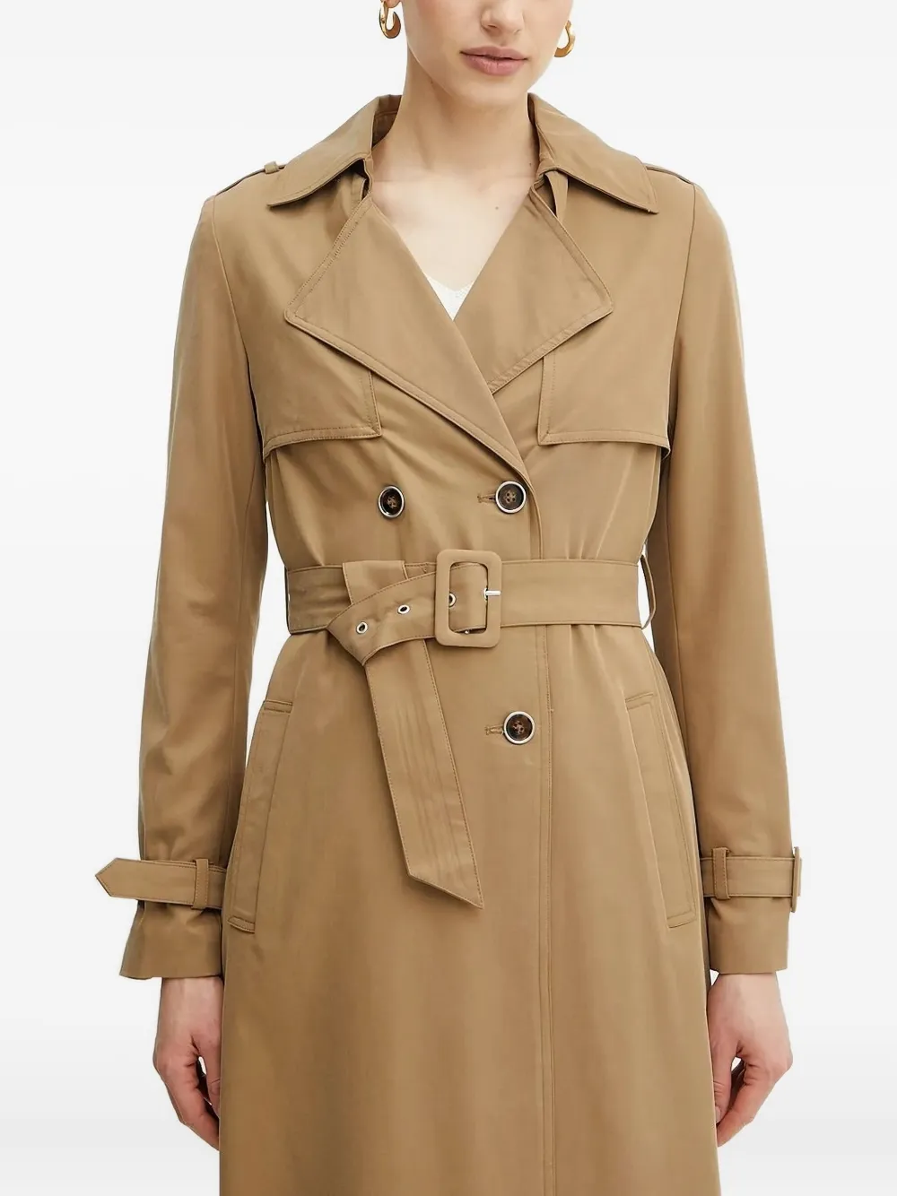 Двубортный тренчкот Maya с поясом GUESS USA, нейтральный
Двубортный тренчкот Maya с поясом GUESS USA, нейтральный