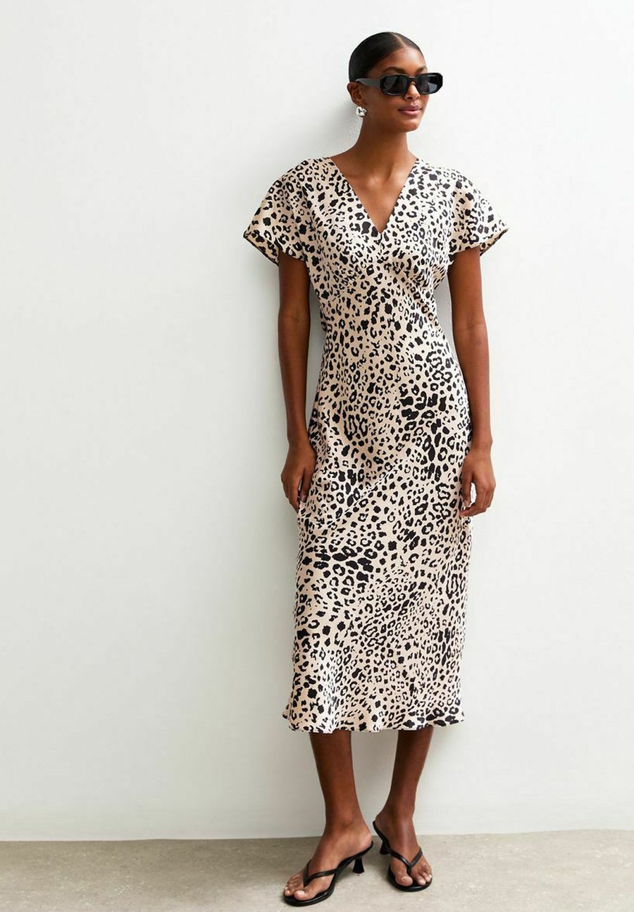 Платье New Look LEOPARD PRINT SATIN BIAS CUT MIDI , Brown Pattern/Brown
Платье New Look LEOPARD PRINT SATIN BIAS CUT MIDI , Brown Pattern/Brown