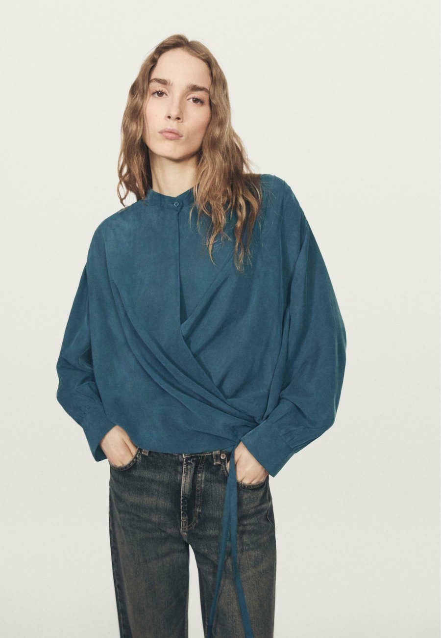 Блуза Massimo Dutti WITH CROSSOVER NECKLINE , Blue
Блуза Massimo Dutti WITH CROSSOVER NECKLINE , Blue
