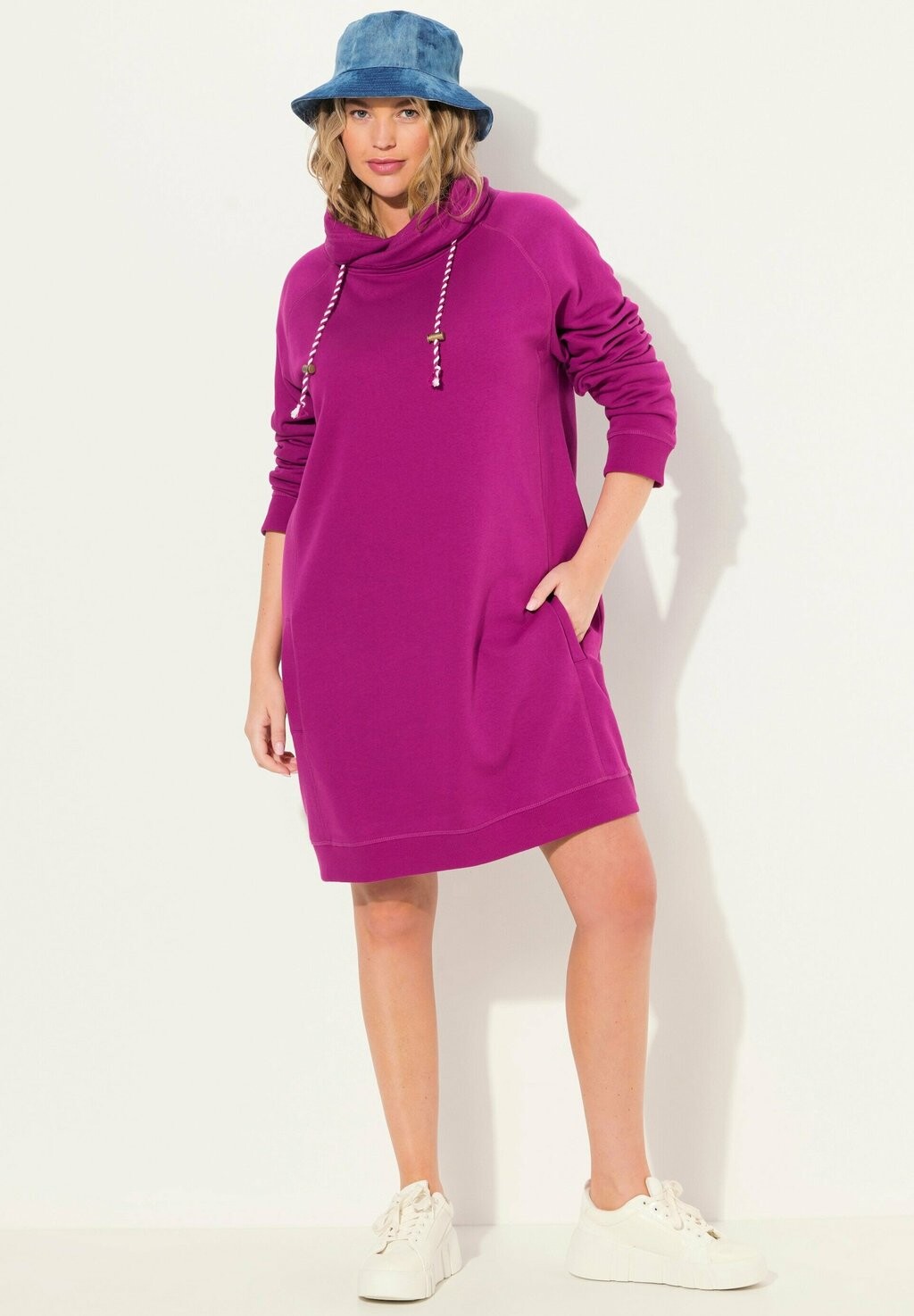 Дневное платье LANGARM TASCHEN Ulla Popken, красный
Дневное платье LANGARM TASCHEN Ulla Popken, красный