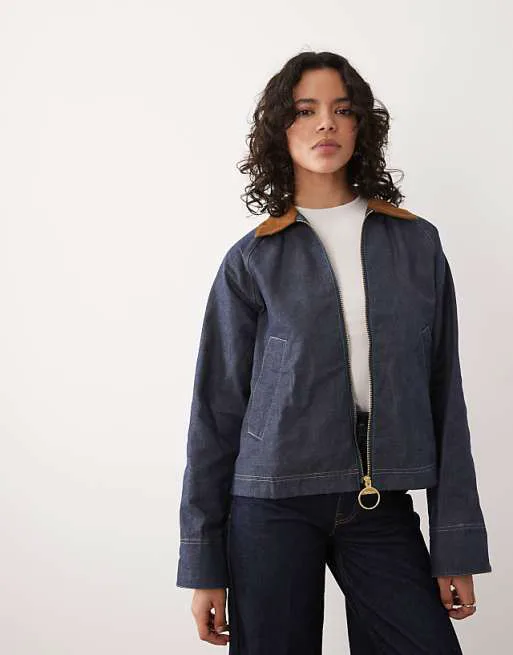 Синяя короткая куртка на молнии Barbour Freckleton
Синяя короткая куртка на молнии Barbour Freckleton