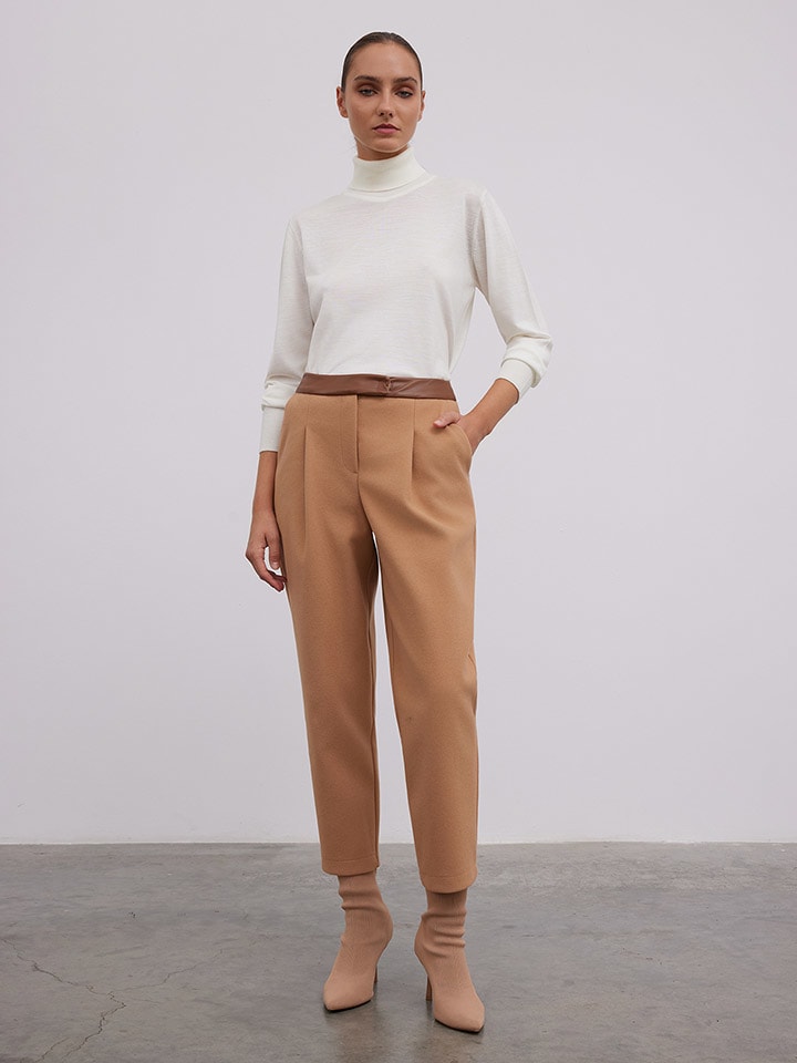 BGN Брюки светло-коричневого цвета
BGN Брюки светло-коричневого цвета