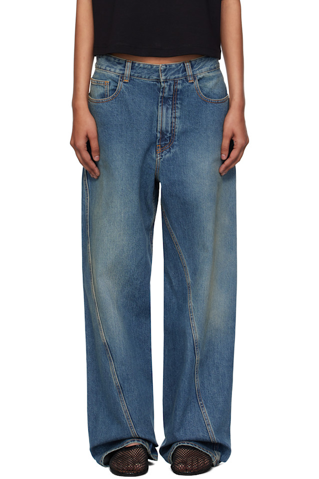 Джинсы с закрученным кроем Alaïa, цвет mineral
Джинсы с закрученным кроем Alaïa, цвет mineral