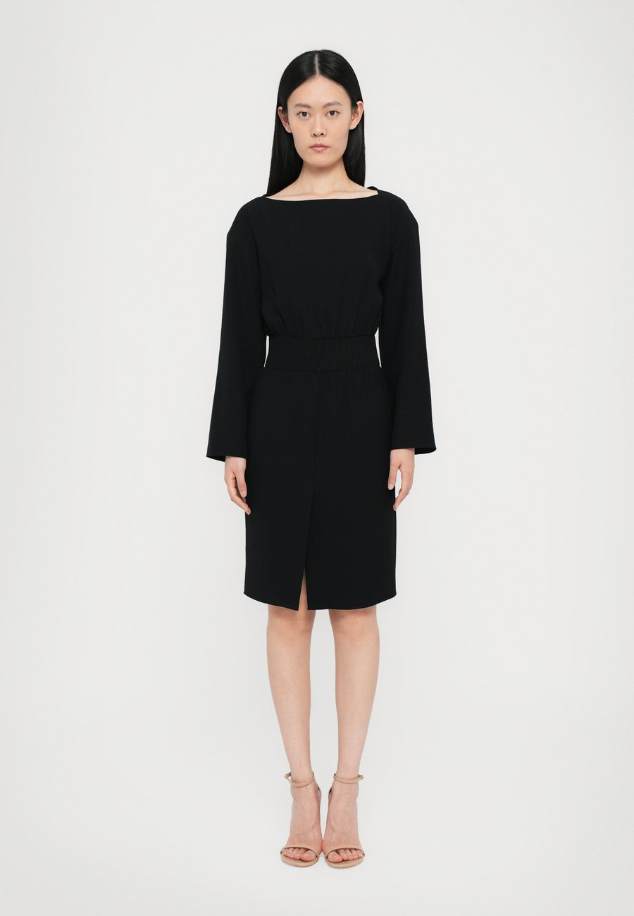 Платье Emporio Armani DRESS, Black
Платье Emporio Armani DRESS, Black