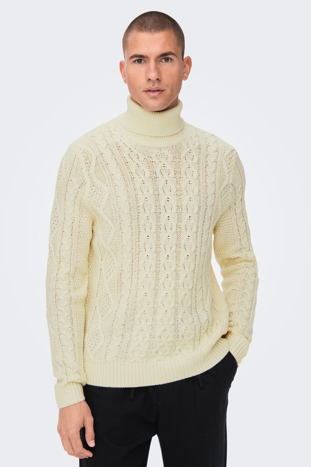 Уютный свитер косой вязки от бренда Only & Sons, бежевый
Уютный свитер косой вязки от бренда Only & Sons, бежевый