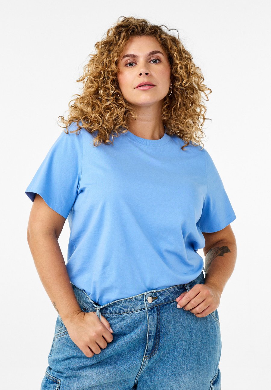 Футболка Zizzi MIT RUNDHALSAUSSCHNITT, Della Robbia Blue/Light Blue
Футболка Zizzi MIT RUNDHALSAUSSCHNITT, Della Robbia Blue/Light Blue